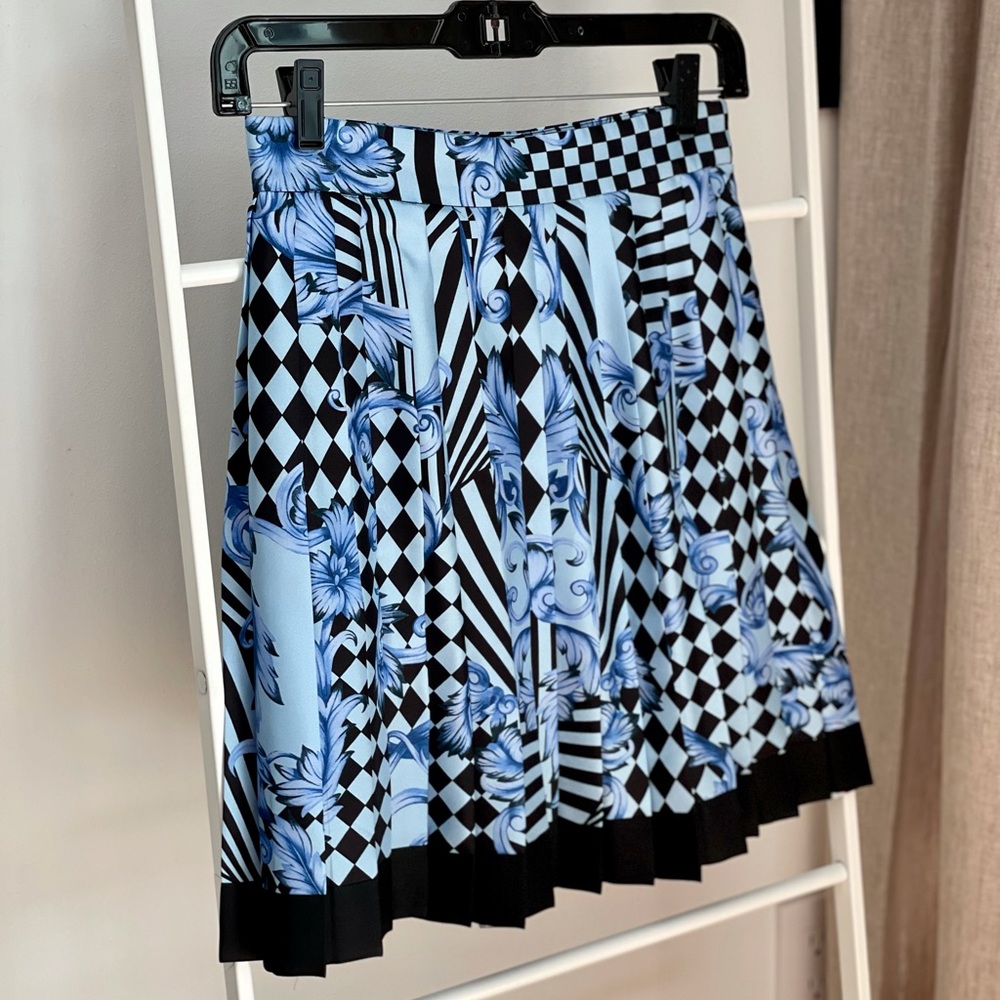 Versace II tempio print pleated mini skirt.